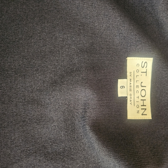 St. John Black Vest with Red Accents - Picture 6 of 6